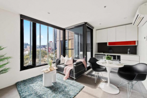 A Comfy Apt Right Next to Queen Victoria Market